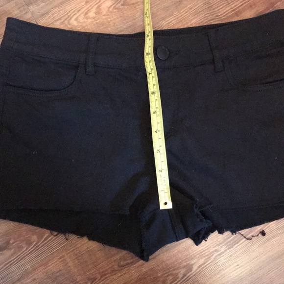 Divided Black jean shorts - Picture 2 of 3